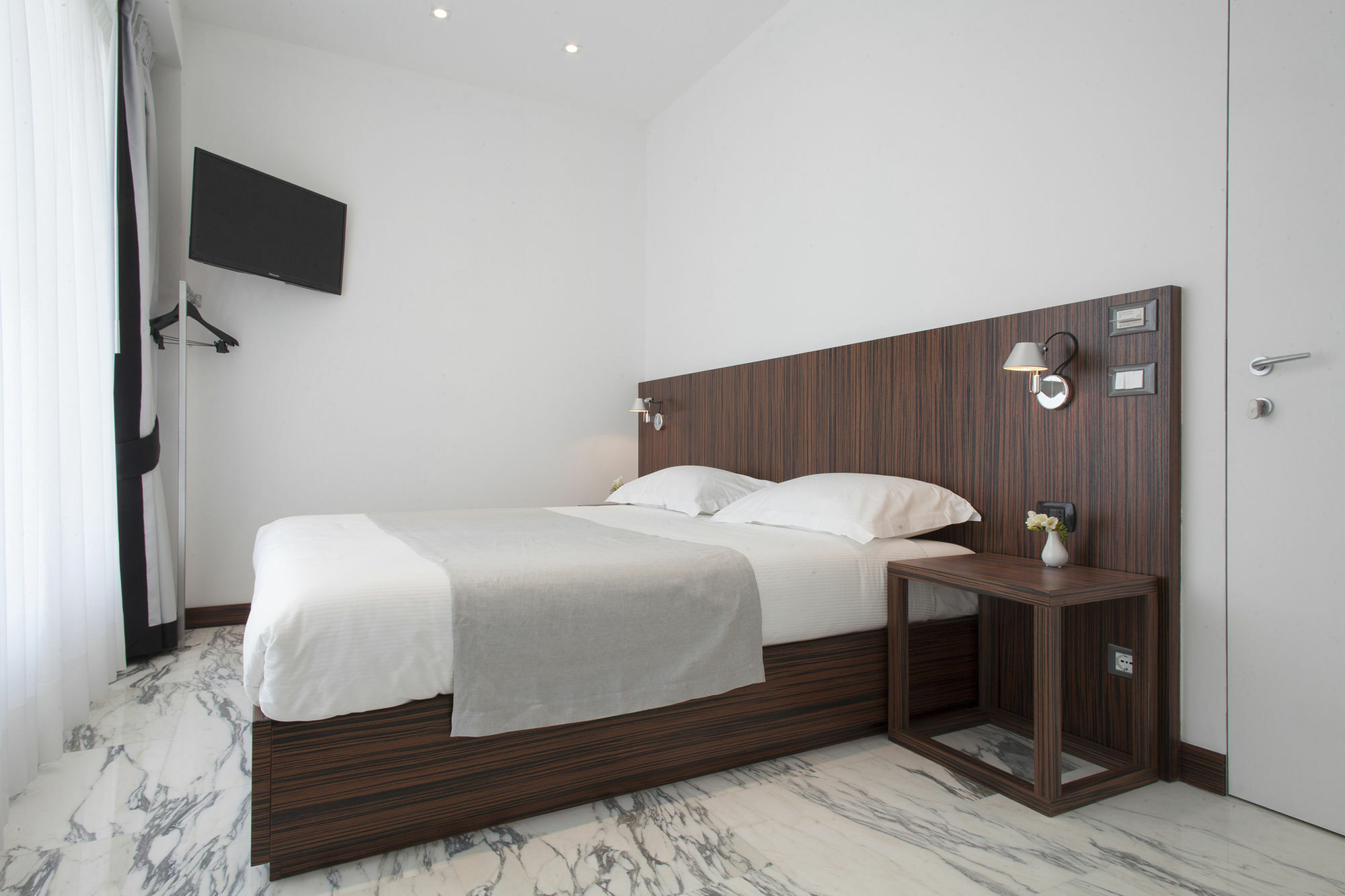 My Bed Montenapoleone Milano Exteriör bild